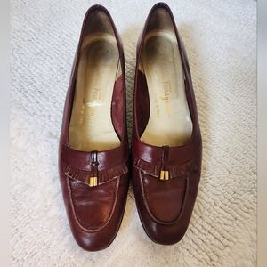 Salvatore FERRAGAMO Ladies Loafers,      8 1/2 AAAA, Oxblood, Gold Tip Tassels
